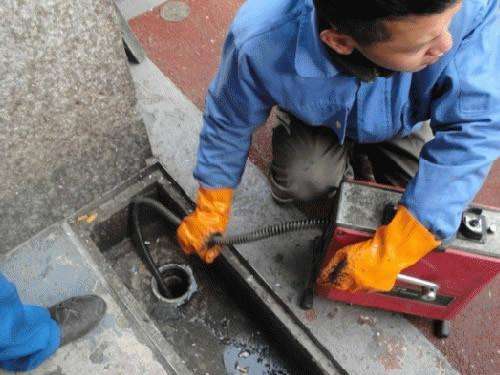 鸠江疏通下水道